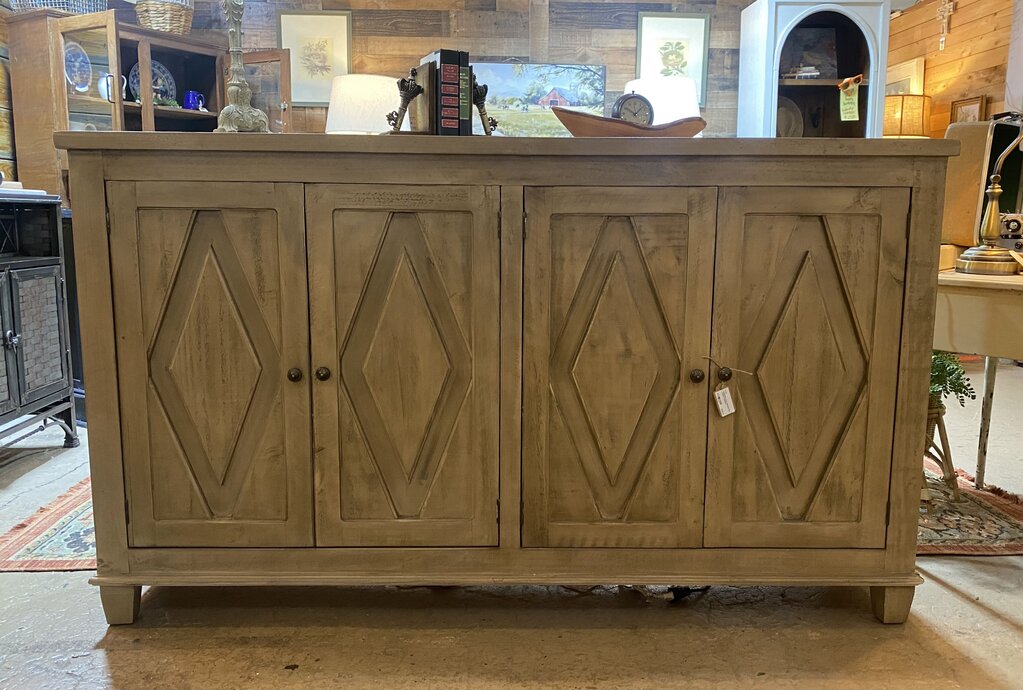 4-Door Diamond Front Console / Sideboard
