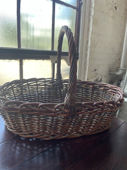 Oval Basket W/handle