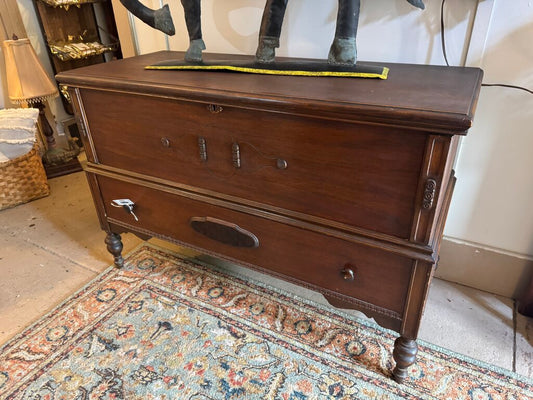 Blanket chest