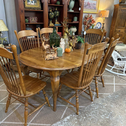 Table and 6 chairs -2/12 inch leaves