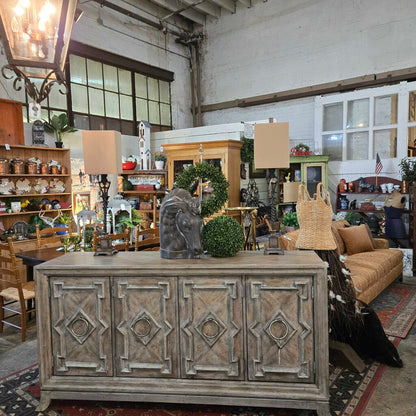 Gorgeous Hooker Furniture Console/Buffet/Sideboard