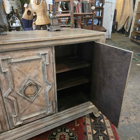 Gorgeous Hooker Furniture Console/Buffet/Sideboard