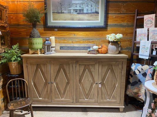 Diamond Front Console 4 Door