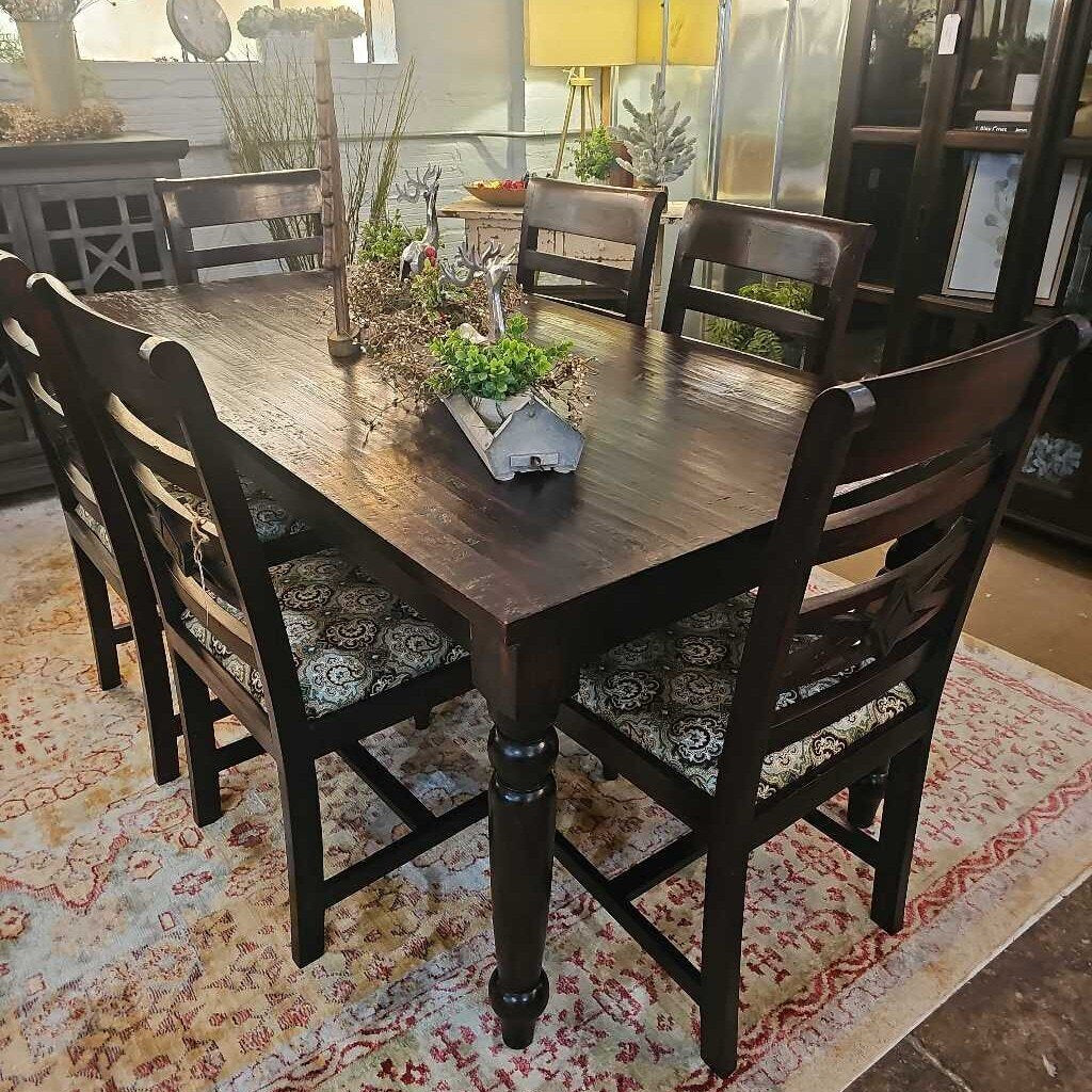 Dinning Table/6 chairs