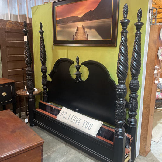 Four Poster Finely Detailed King Size Bed w/ Black Wooden Slats