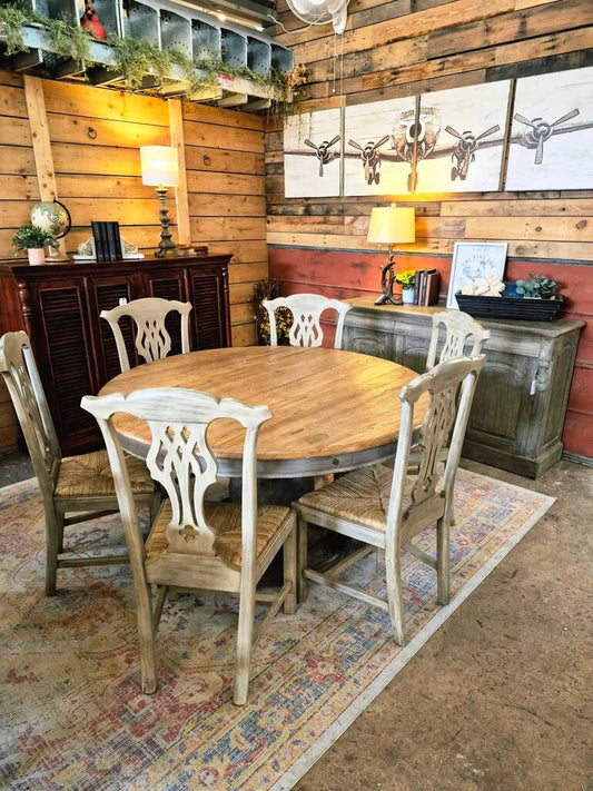 Round Dinning Table w/Chairs