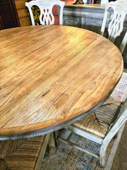 Round Dinning Table w/Chairs