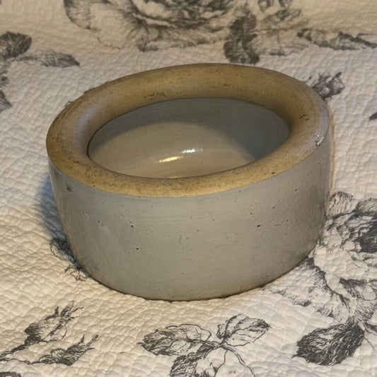 Ironstone Round Planter Pot/ pet feeder